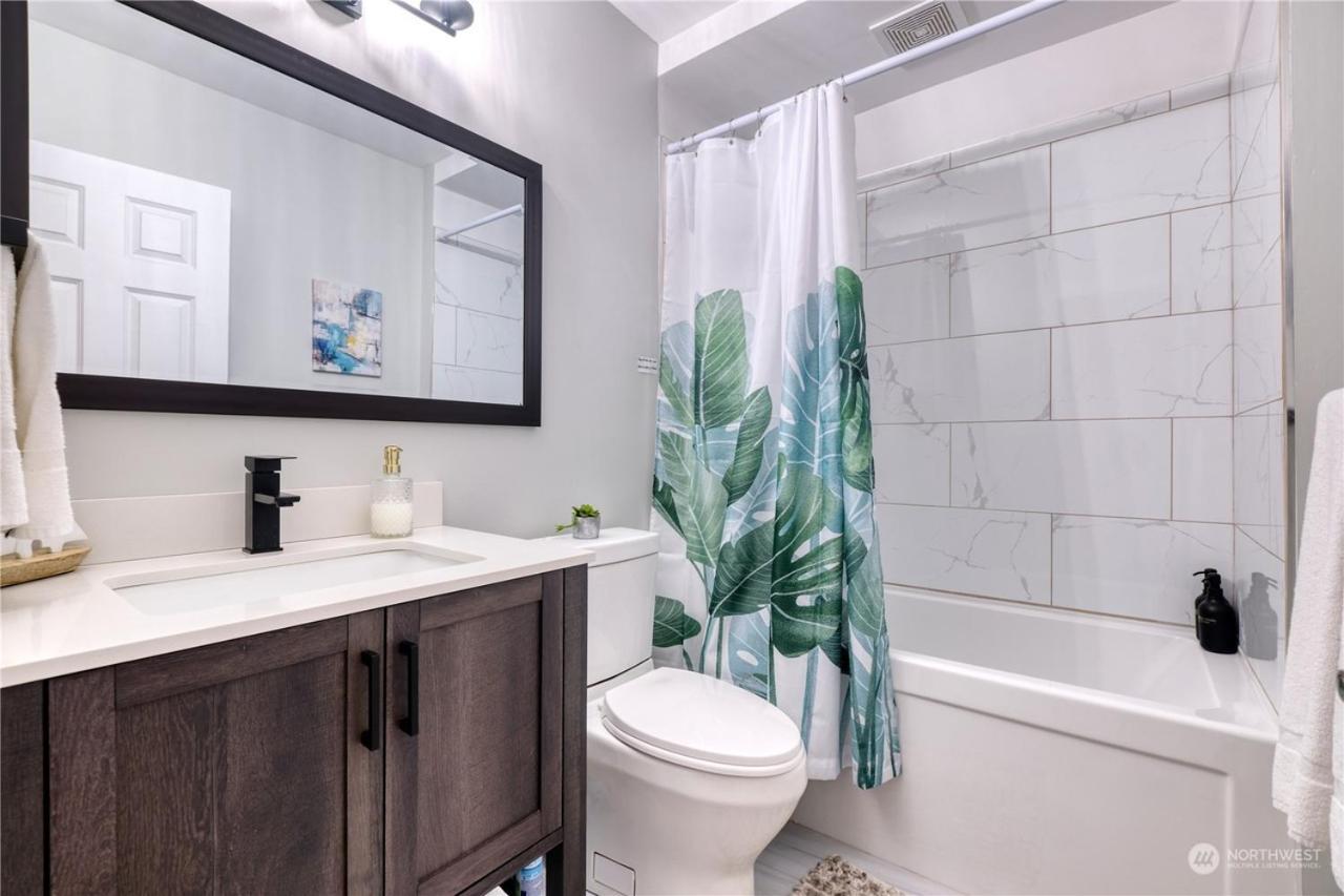 Newly Remodeled 2Bd Room A Frame Cottage Point Roberts Ngoại thất bức ảnh